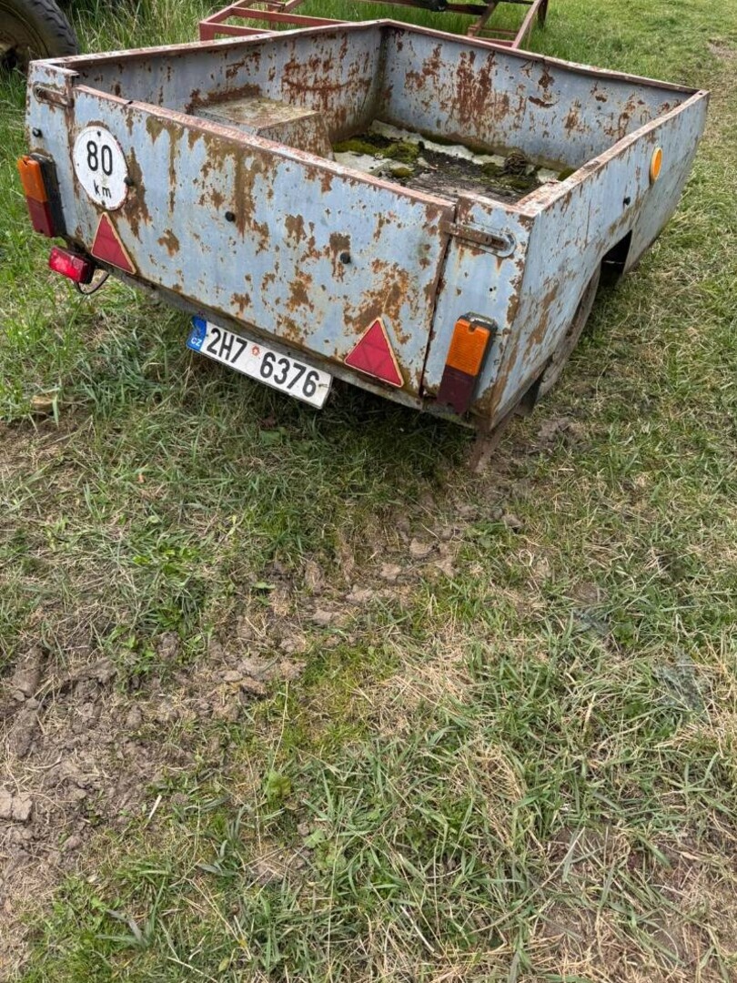 3 přívěsné vozíky - 7