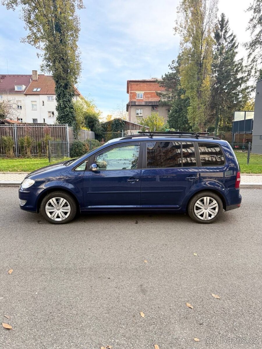 Volkswagen Touran Facelift 7 míst 1.9TDI Automat - 7