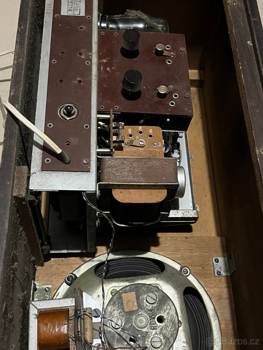 Prodám starožitné rádio zn. IMPERIAL LW 28 - 7