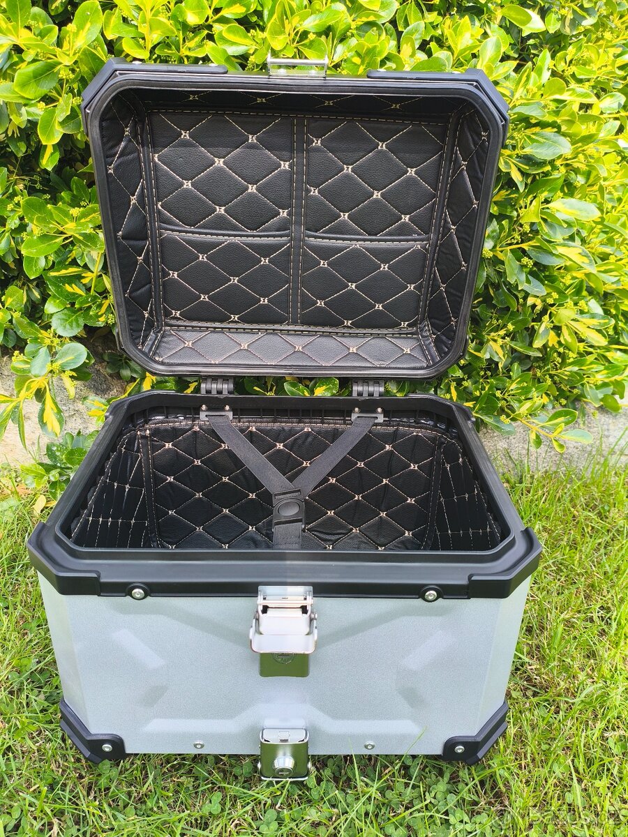 Hliníkový kufr na motorku (top case).Stříbrný.45 litrů. Nový - 7