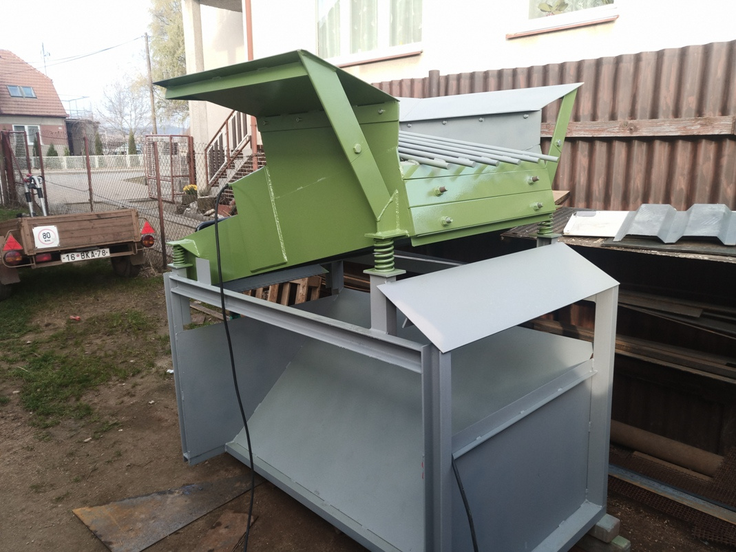 Třídič (katr) na kompost, hlíni, sute atd - 7