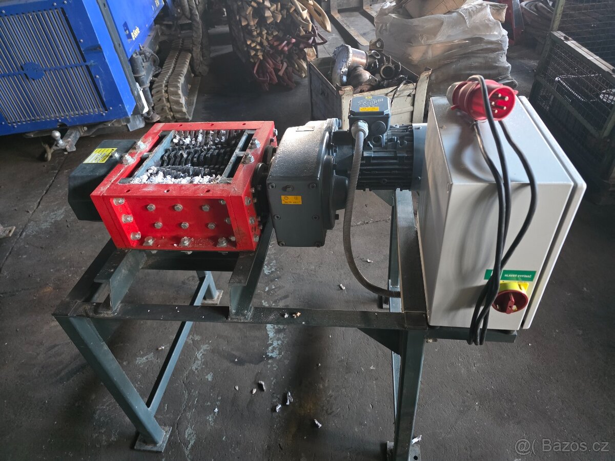 Dvourototovy drtič pomalubezny - 7