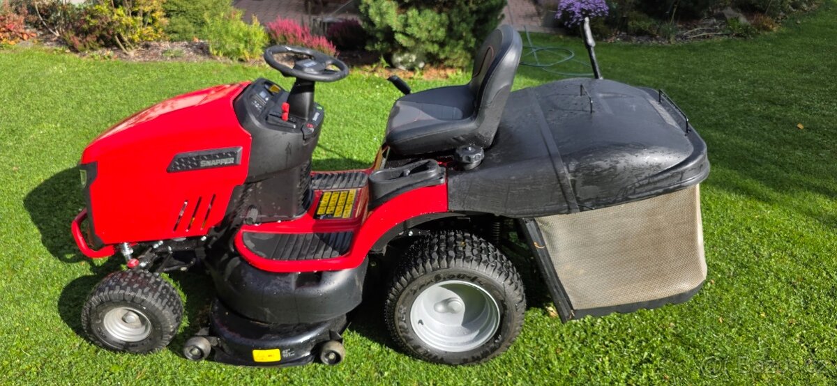 Briggs&Stratton SNAPPER RPX360 Travní traktor - 7