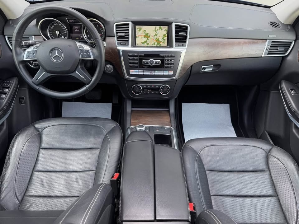 Mercedes Benz GL500, 4MATIC, 7 míst k sezení - 7