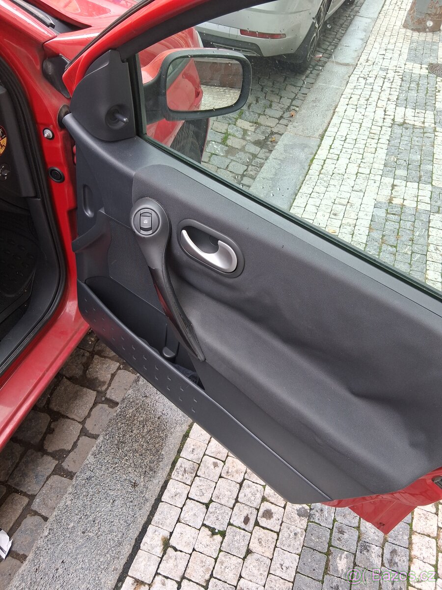 Prodám Renault Megane 1.6i - 7