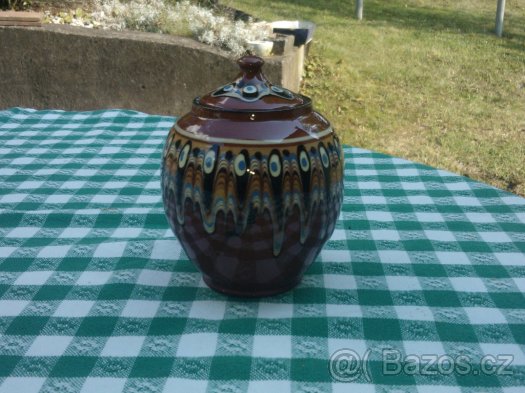 Hnědý puntikatý servis - 7