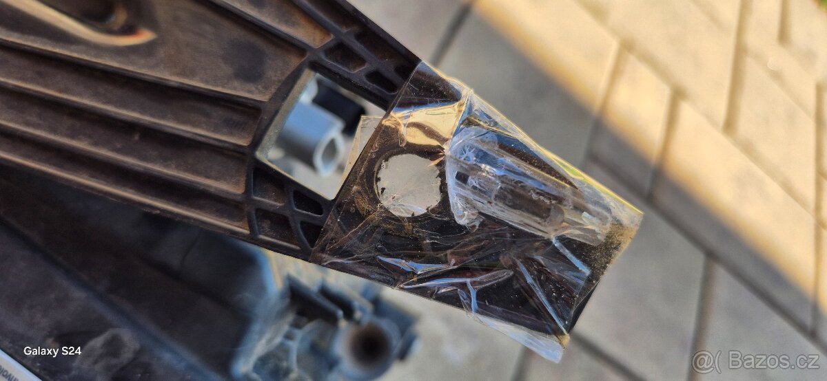 Prodám na Dodge Durango LP světlo poškozené - 7