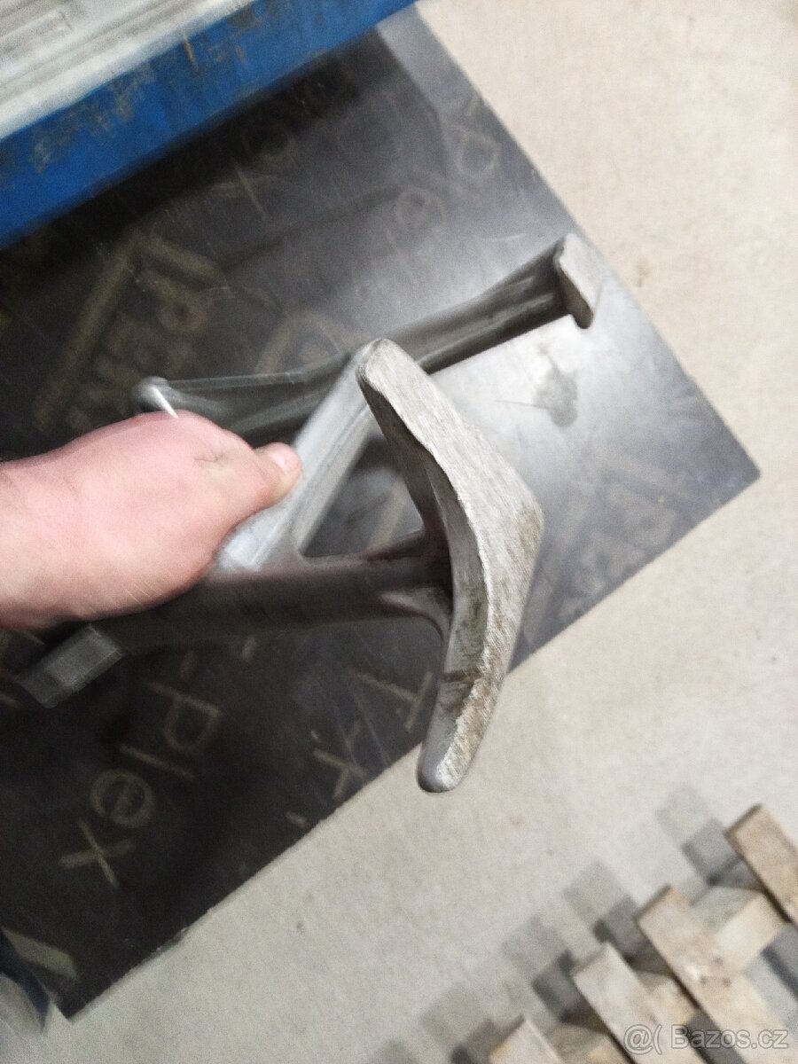 Jawa - stojan 634 - 7