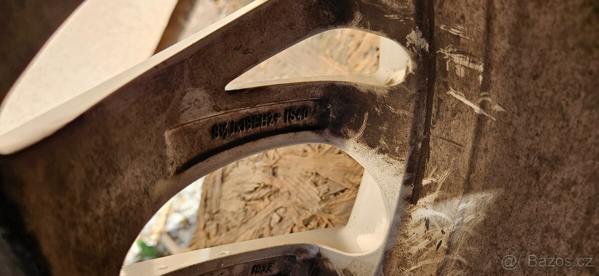 Prodám dvě originální kola BMW 8.5Jx18 5x120 ET40 - 7