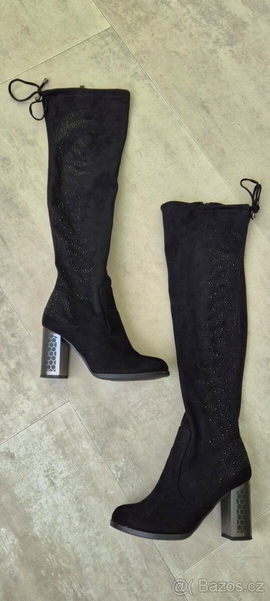 Elegantní semišové kozačky - 7