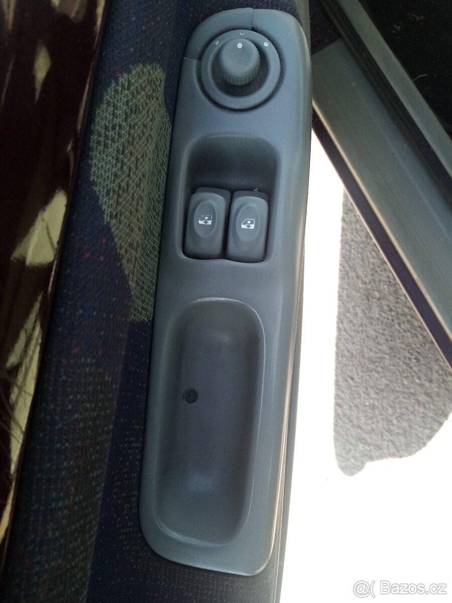 Renault twingo, 1.2 , 43 kw , r.v 2000 - 7