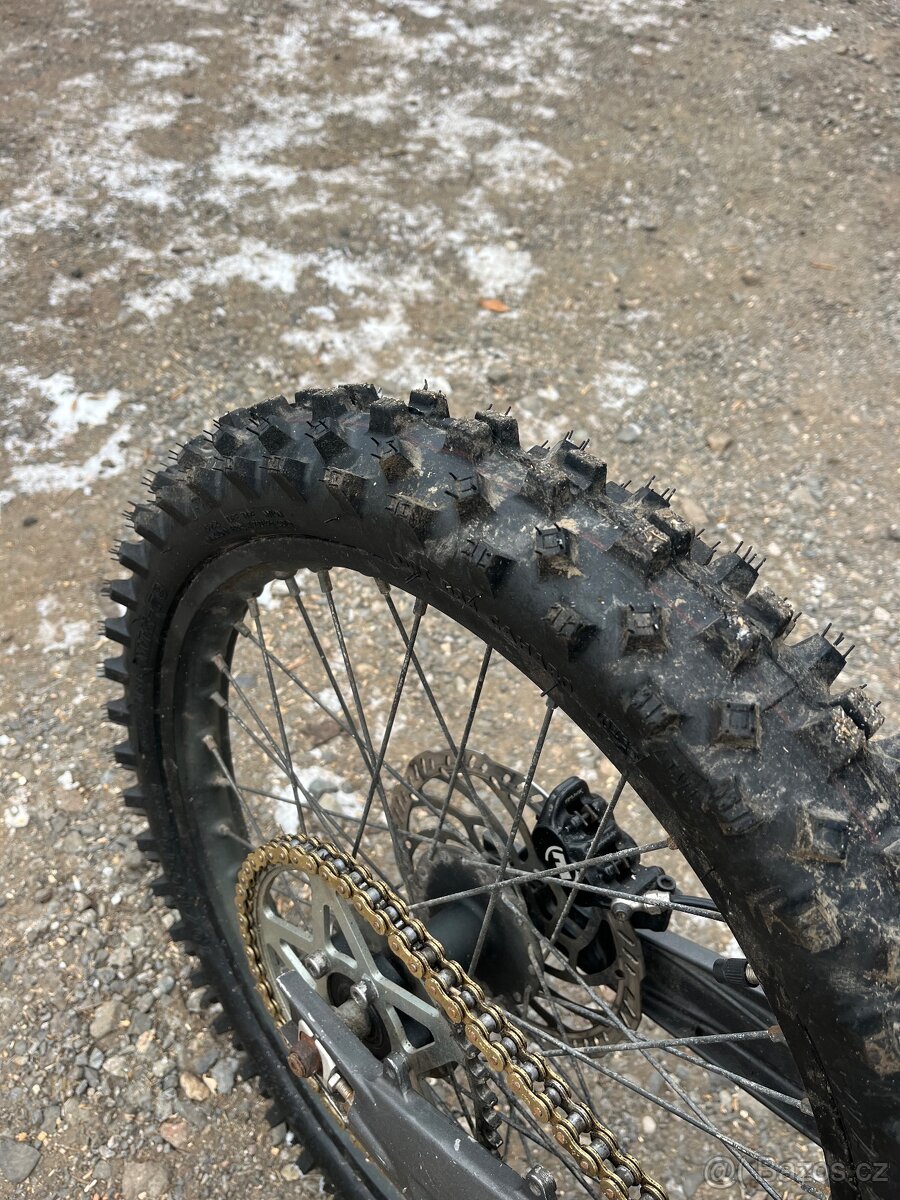 Surron light bee x - 7