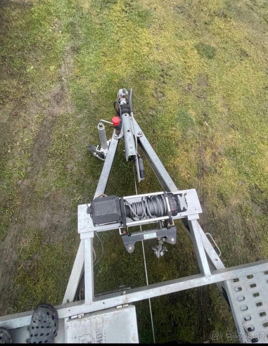 Bržděný přívěs - 7