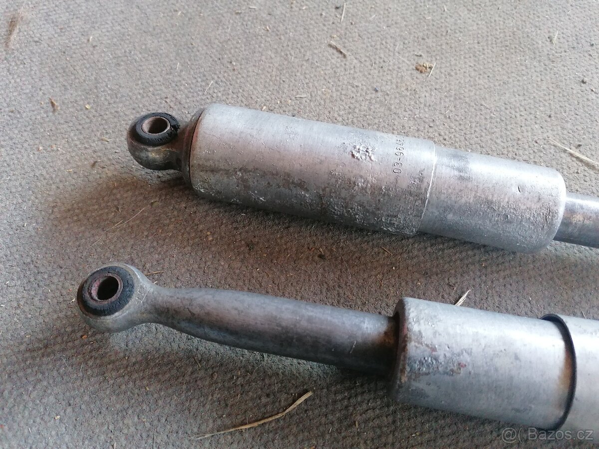 Zadné tlmiče na Stadion S22 - 7