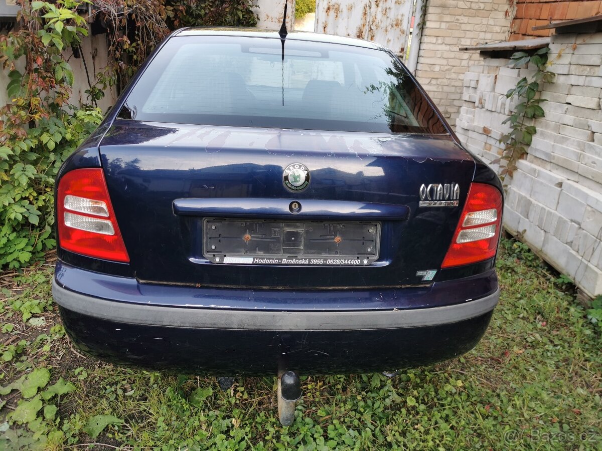 Škoda Octavia, 1,6, 75 kW, benzín. R. 2001 - 7