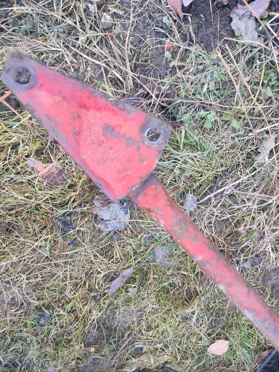 Prodám závěs ,kozu na obraceč sena EELLA TH 4 - 7