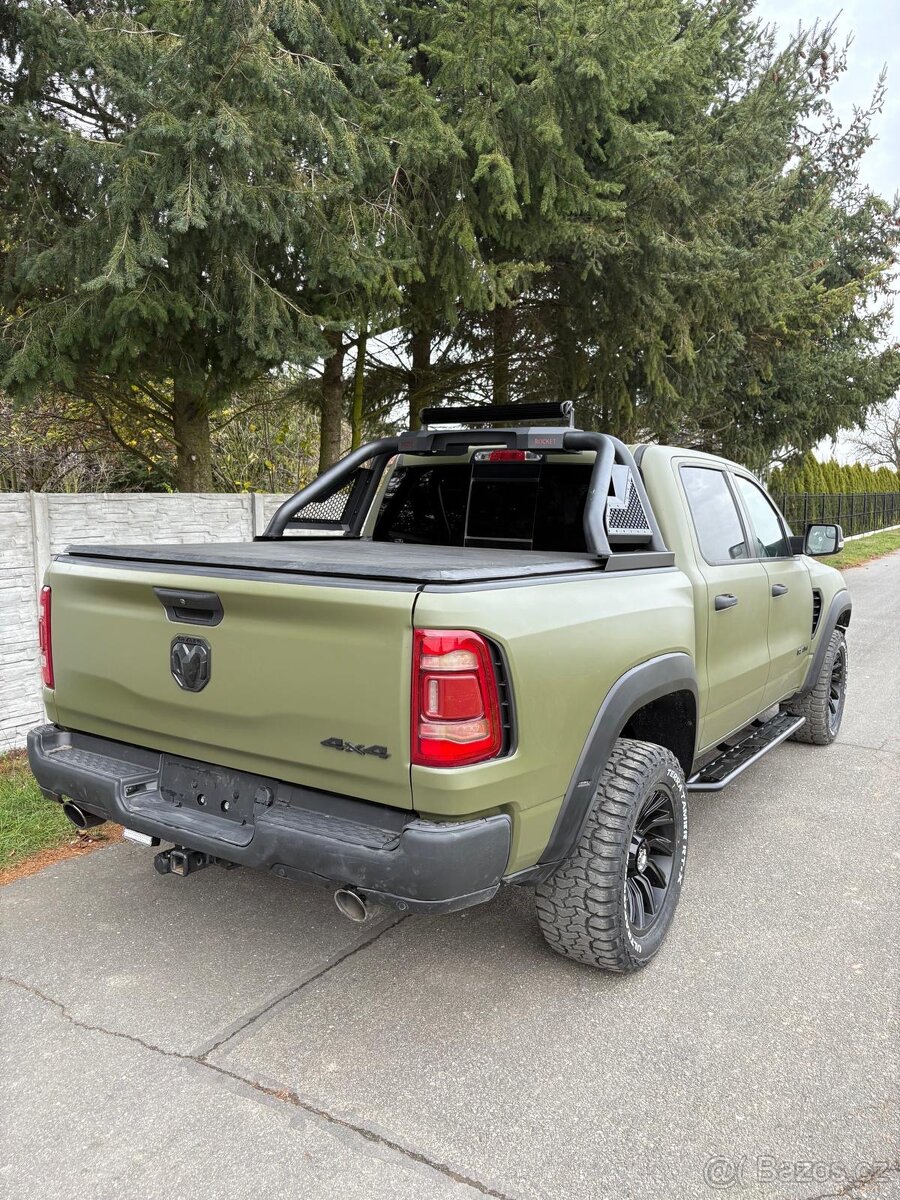 RAM 1500 5.7 hemi TRX body Kit - 7