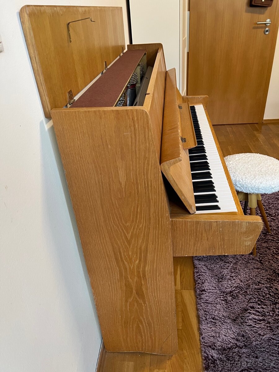 Pianino Petrof P 100 Harmonie 5 - 7