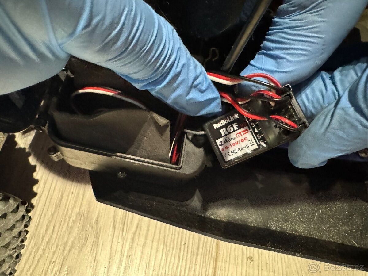 RC auto na benzín - 7