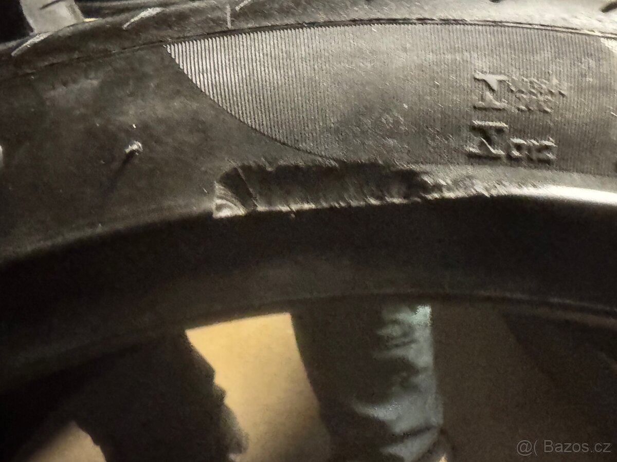 275/35 21 Pirelli 6.5mm - 7