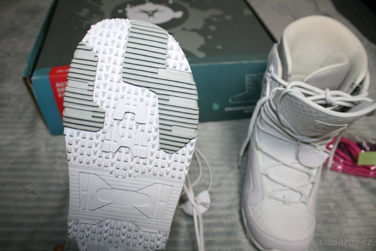 nove snowboardove topanky Radical velkost 36,5 - 7