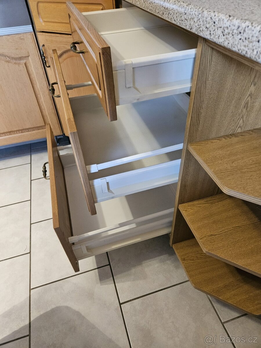 Kuchyňská linka se spotřebiči z Německa - 7