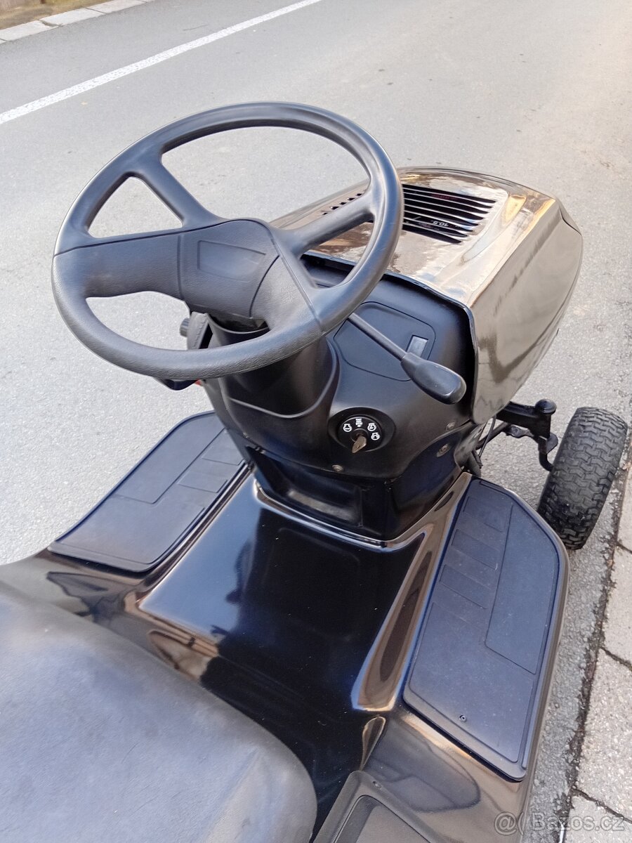 Prodám zahradní traktor Hurricane - 7