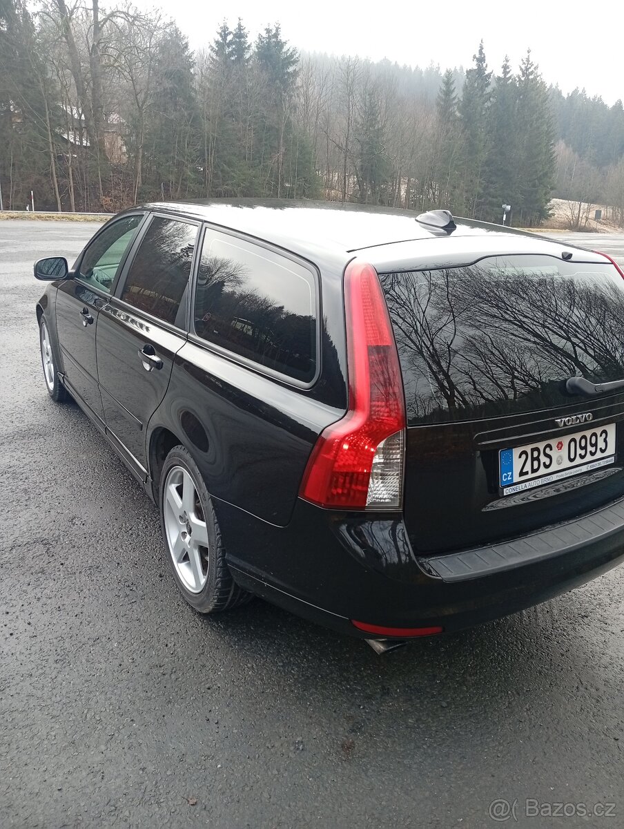 Prodám Volvo V50 2,4D5 - 7