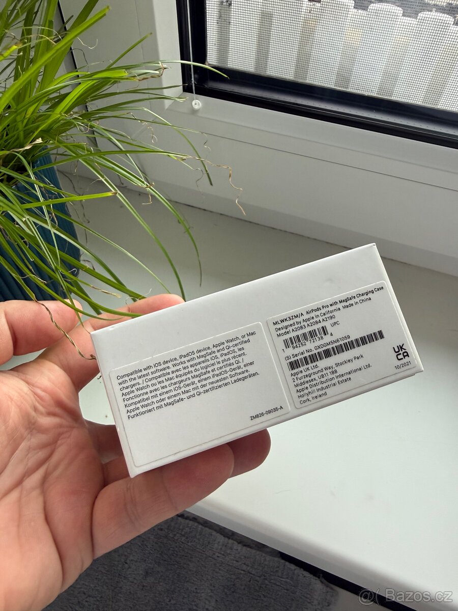 Apple AirPods Pro - 7