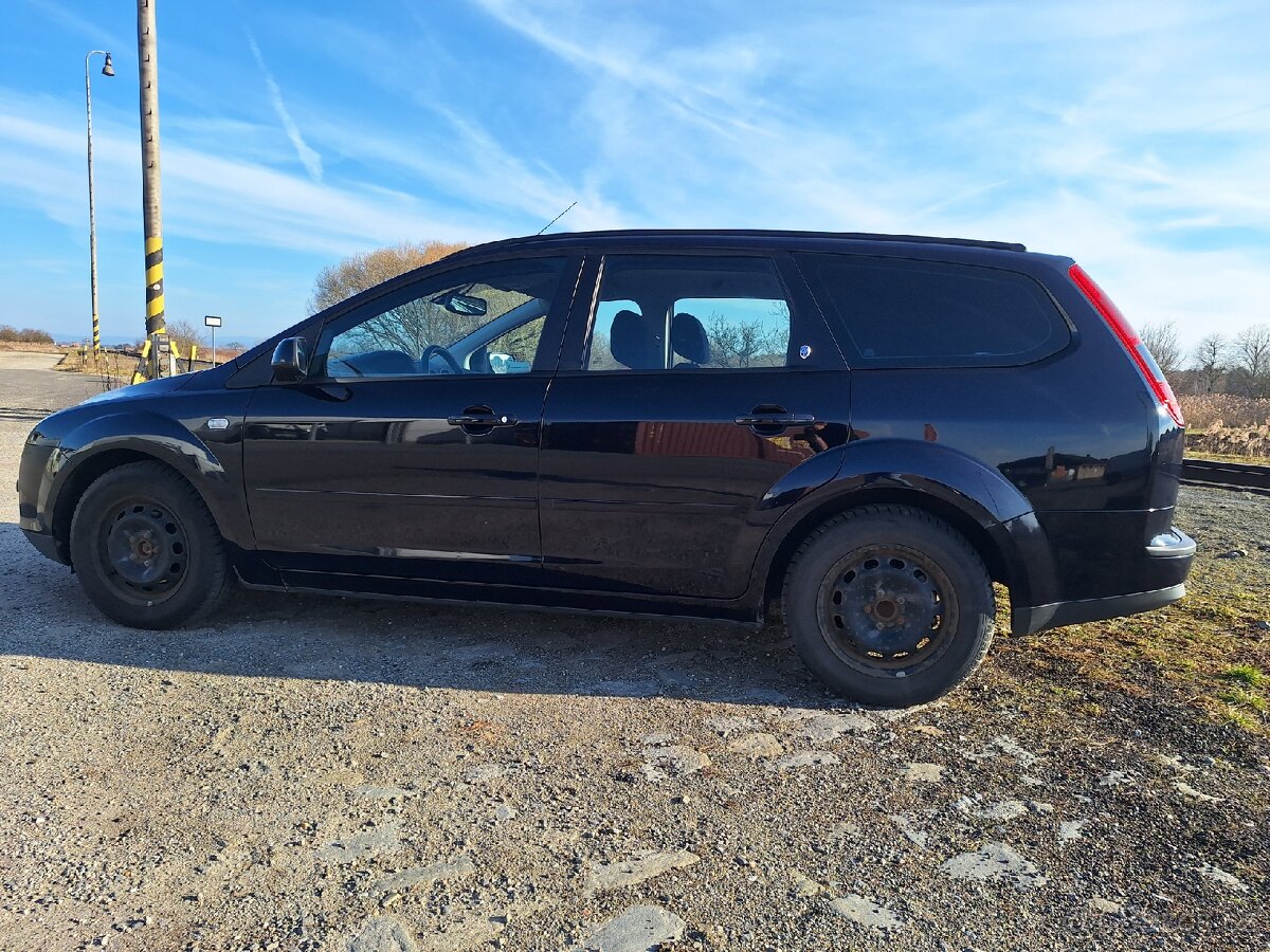 Ford Focus mk2 Ghia 1.6 benzín 74kw - 7