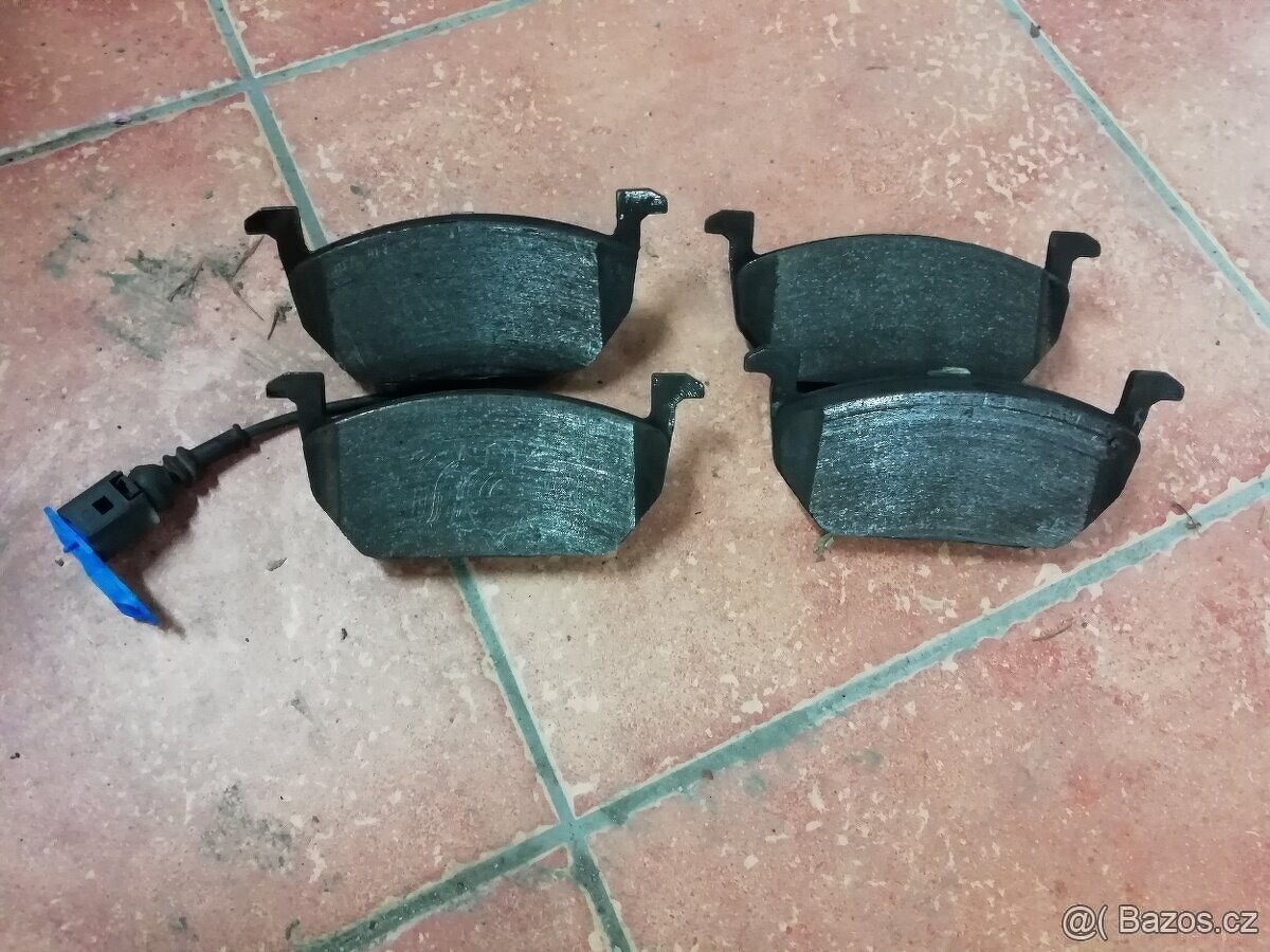 Brzdové destičky VW Golf VII 77 kW - 7