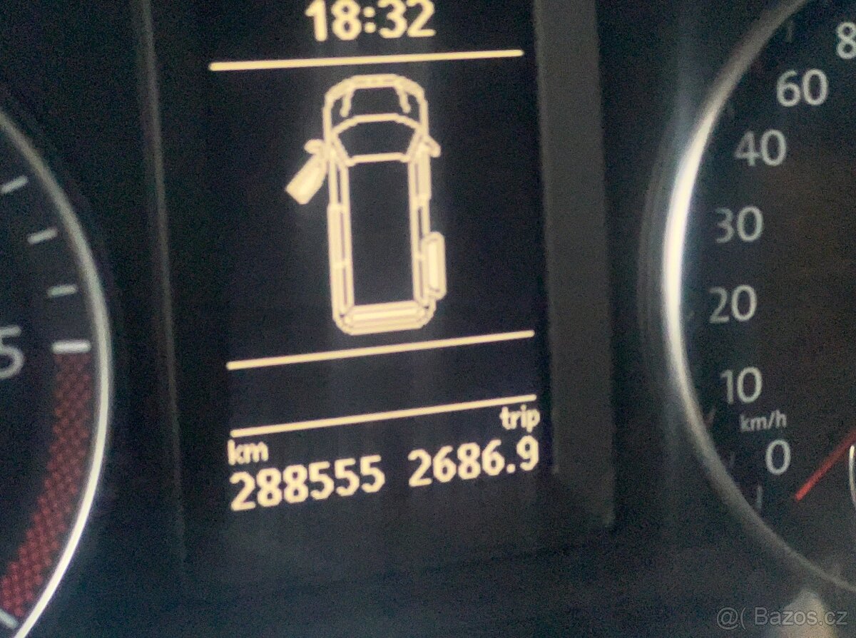 Prodám volkswagen multivan long diesel rok 2013 - 7