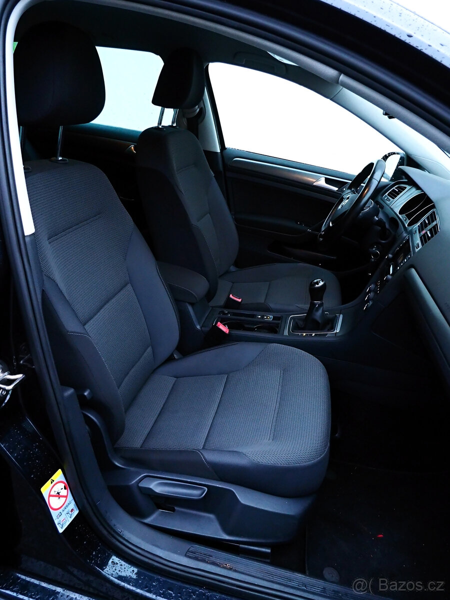 VW Golf 7 1,2 TSI Climatron/PDC/Park Assist/výhřev/temp/NAVI - 7