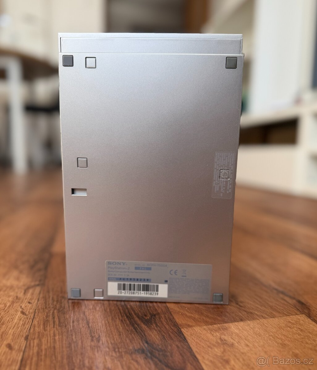 Sony Playstation 2 Slim (SCPH-75004) stříbrná - 7