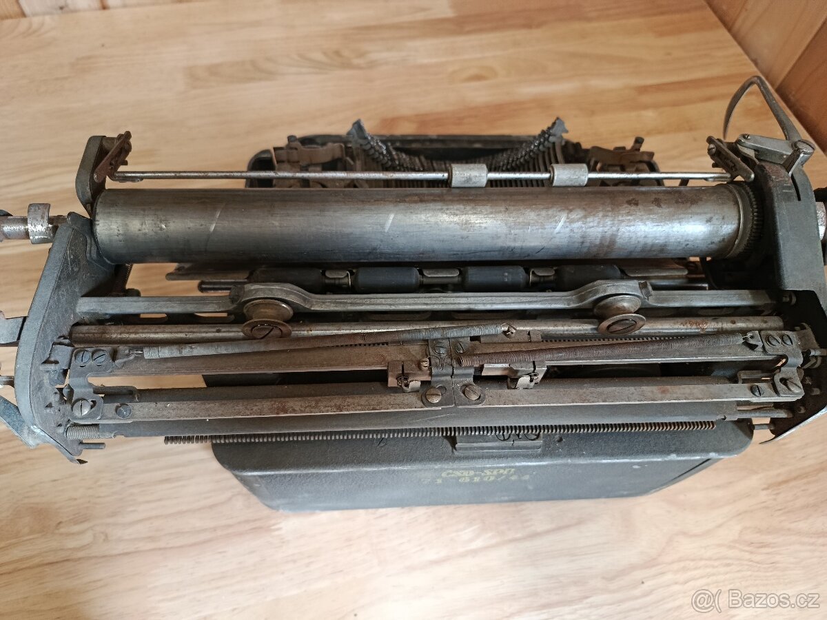 Starý psací stroj - 7