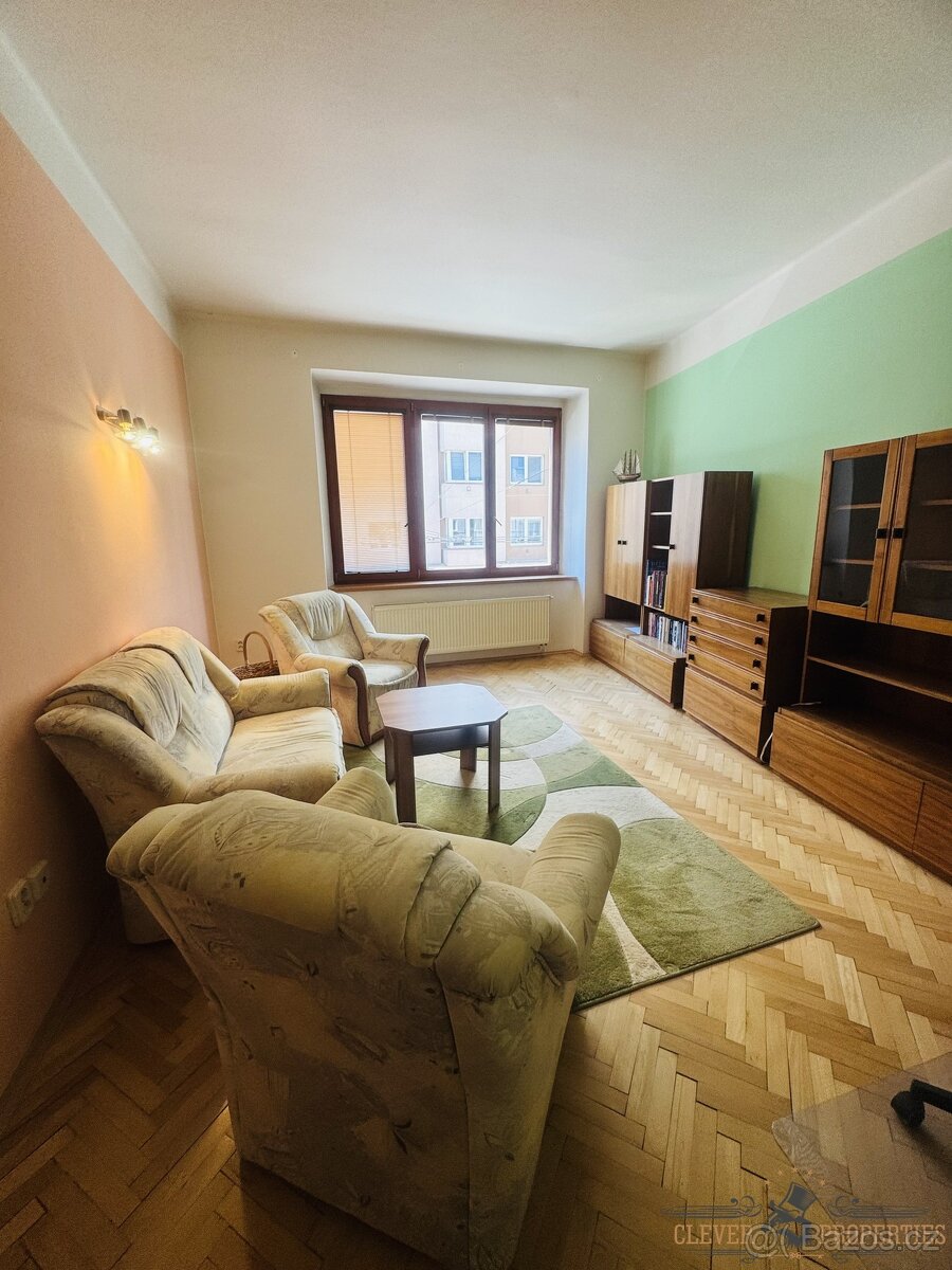 Pronájem zařízeného bytu 2+1 v Hradci Králové – Puškinova, 6 - 7