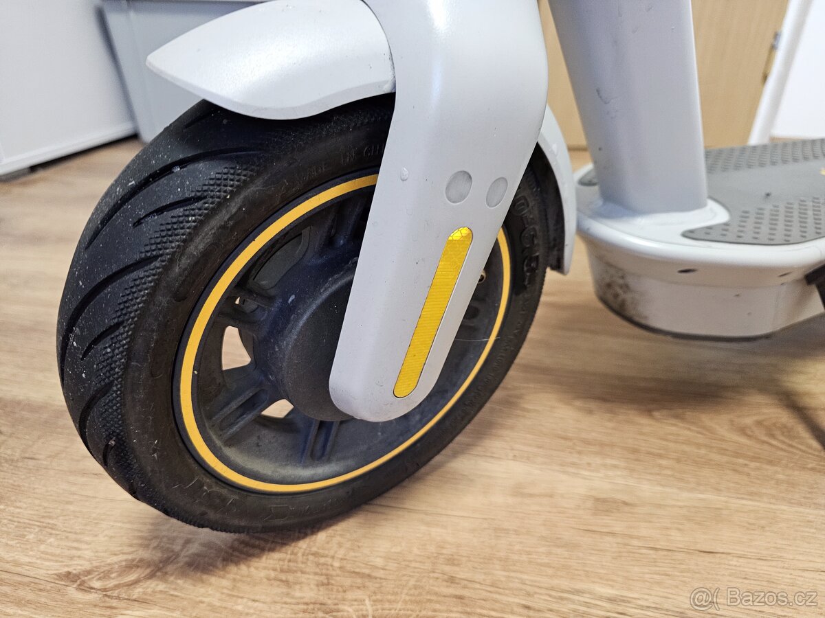 elektrická koloběžka Ninebot KickScooter MAX G30LE. - 7