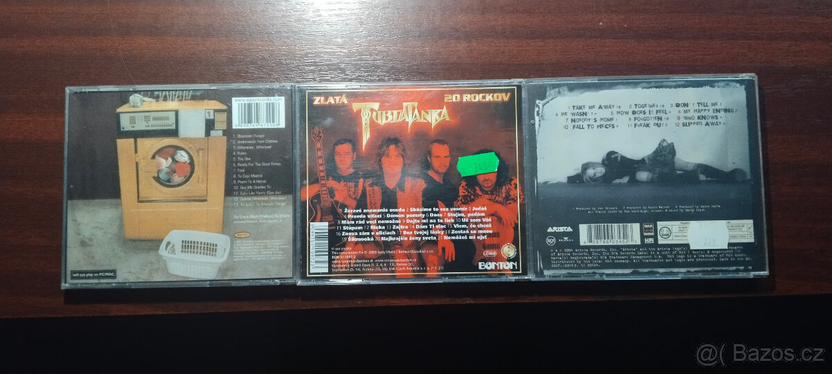 CD a DVD různých žánrů a ročníků. - 7