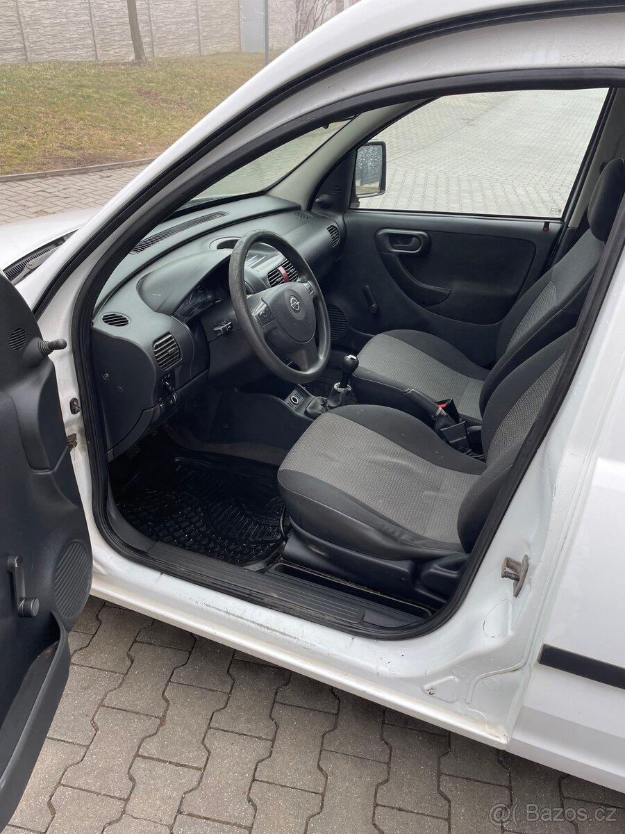 Opel Combo-c 1.4 benzín 5 místné - 7
