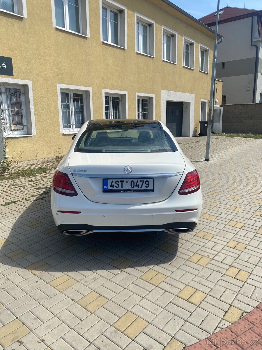 Mercedes Benz E250i - 7