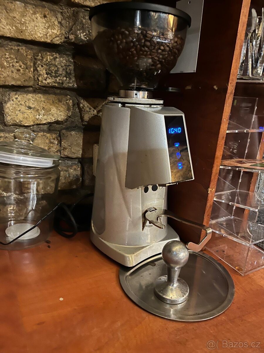 Mlýnek na kávu značky Fiorenzato - 7