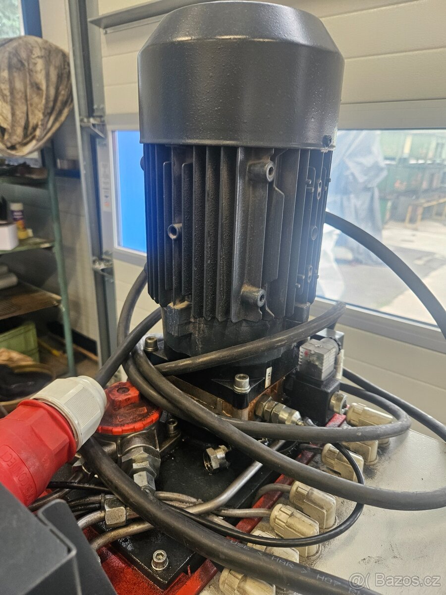 Hydraulický montážní lis HŠV Polička - CMS 2,5 DM - 7