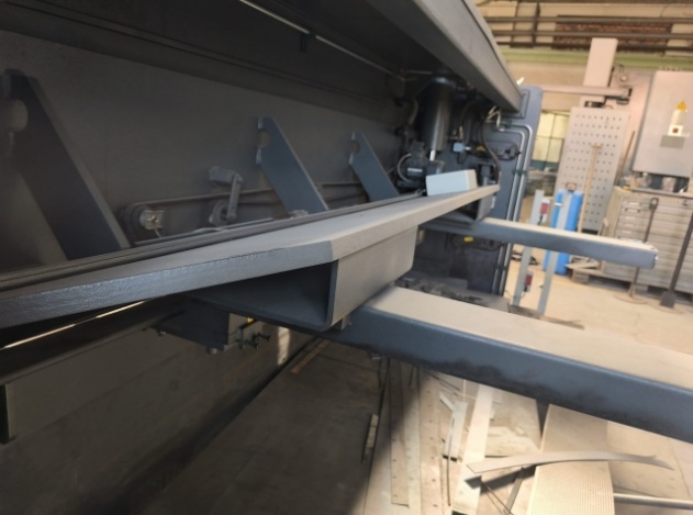 Prodávám Použité CNC tabulové nůžky HACO HSLX 3008, r. v. 20 - 7