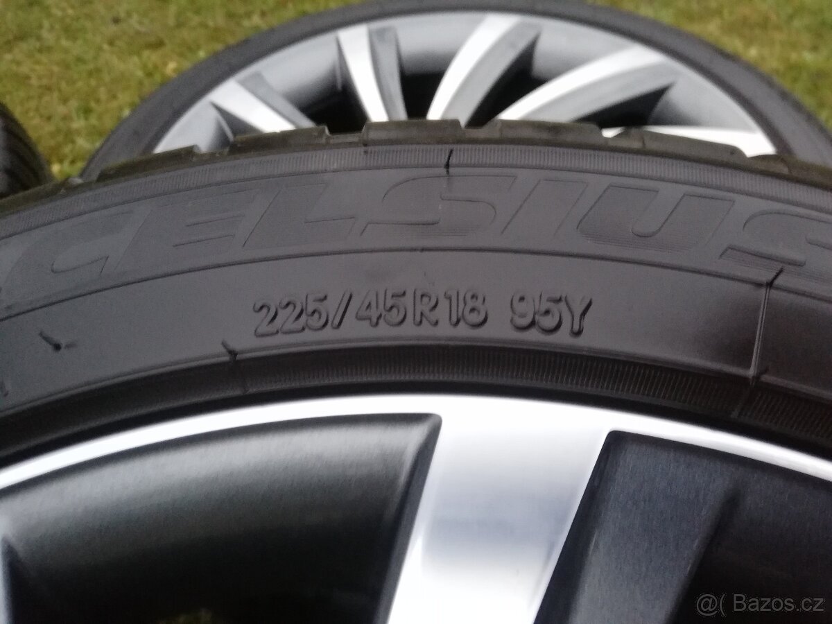 Alu 18" Škoda Octavia IV Perseus zimní 225/45/18 zánovní - 7