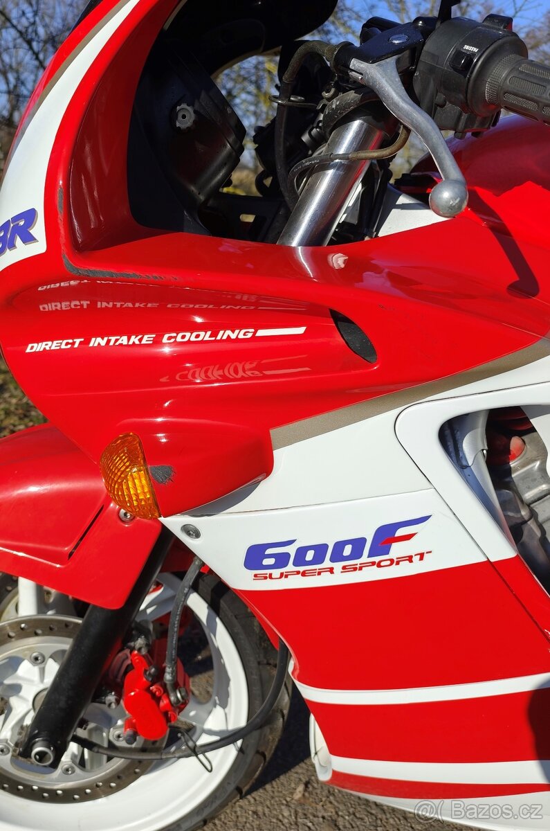 Honda CBR 600 F PC25 - 7