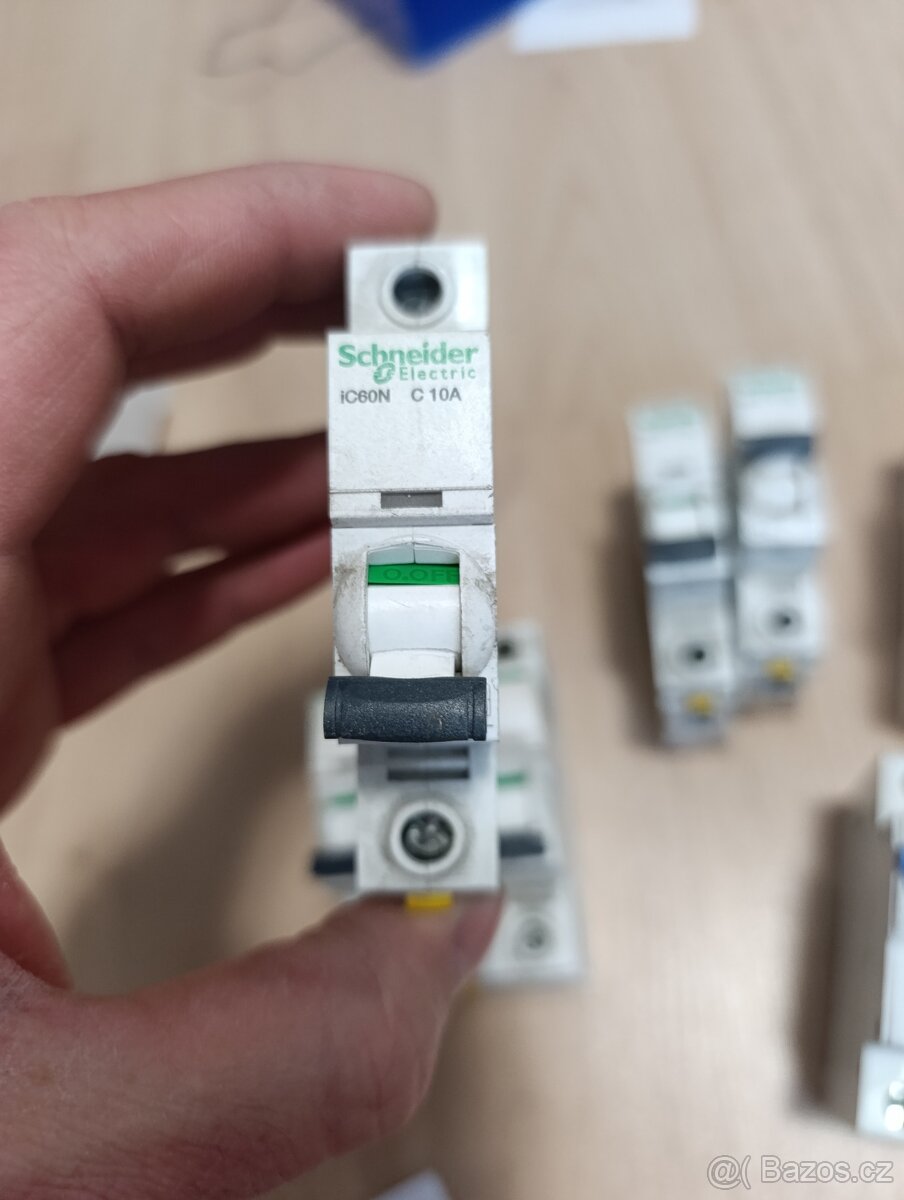 Jistič Schneider Electricity - 7