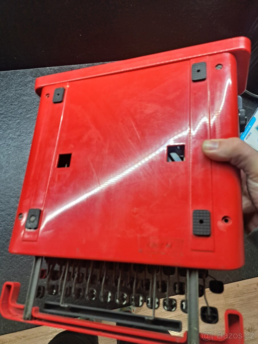 designový psací stroj Valentine zn Olivetti - 7