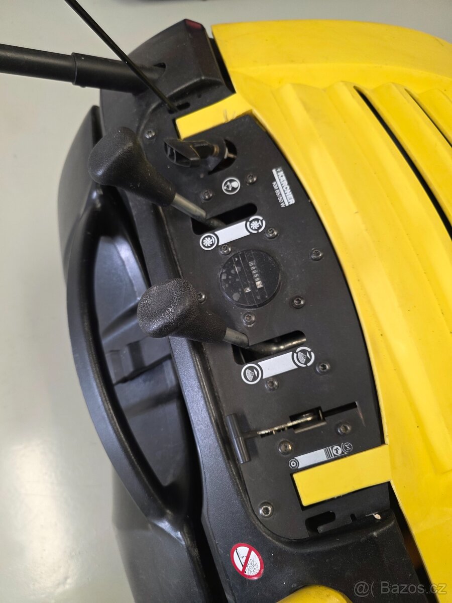 KARCHER KM 85/50W - ZAMETACÍ STROJ S MOTOREM - 7