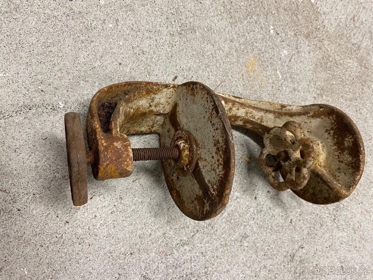 Starožitná nahřívací žehlička rukávník vařič - 7