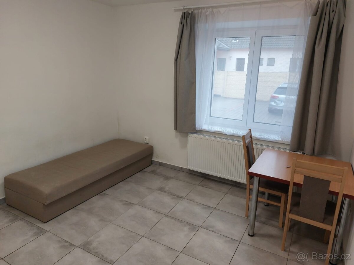 Pronájem bytu 1+kk v Rohatci - 7